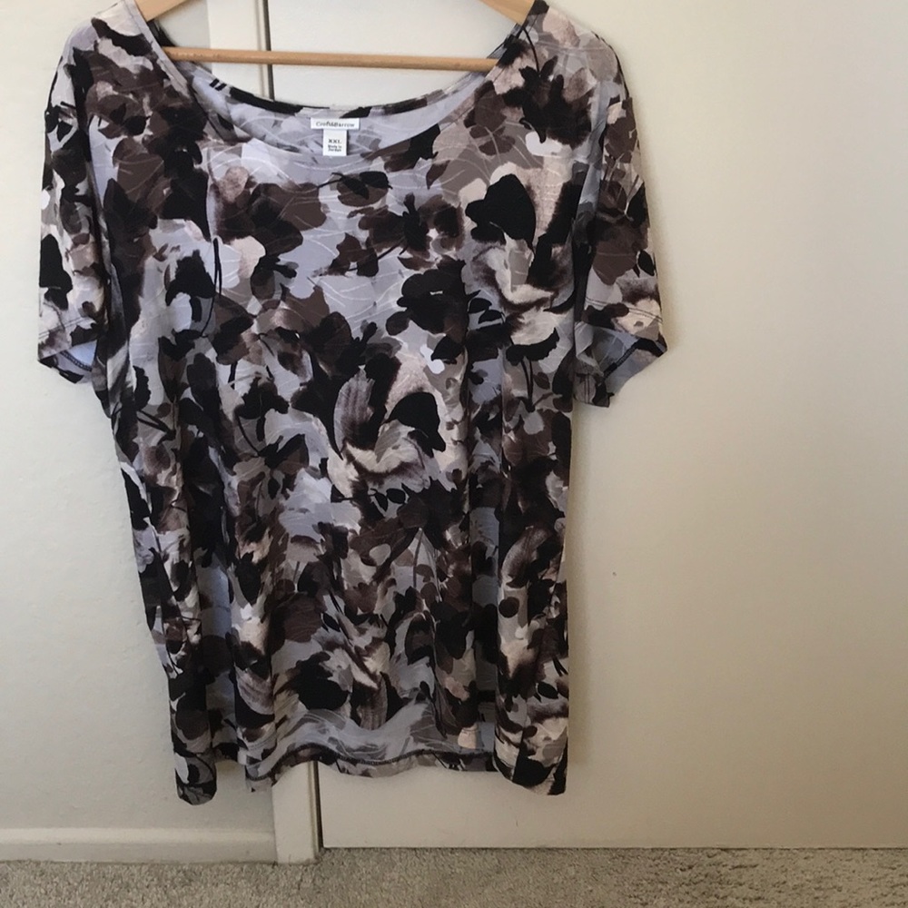 A lightweight beautiful blouse perfect for work